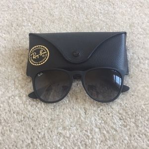 Black Ray-Ban Erika Sunglasses w Case